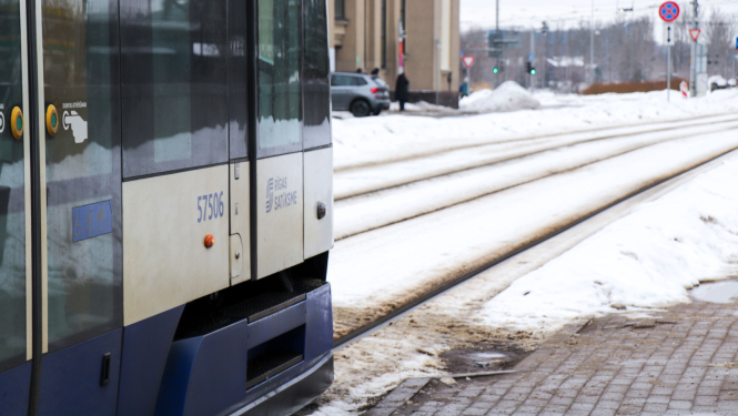 Rīgas tramvajs uz sliedēm