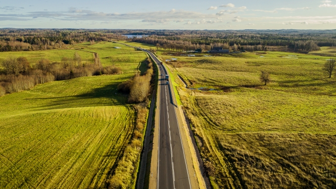 autoceļš no putna lidojuma