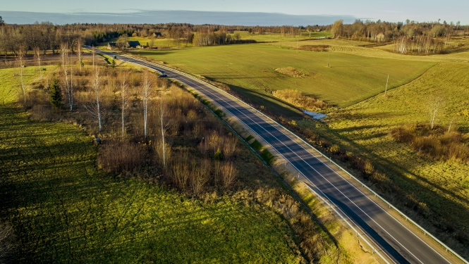 autoceļš no putna lidojuma