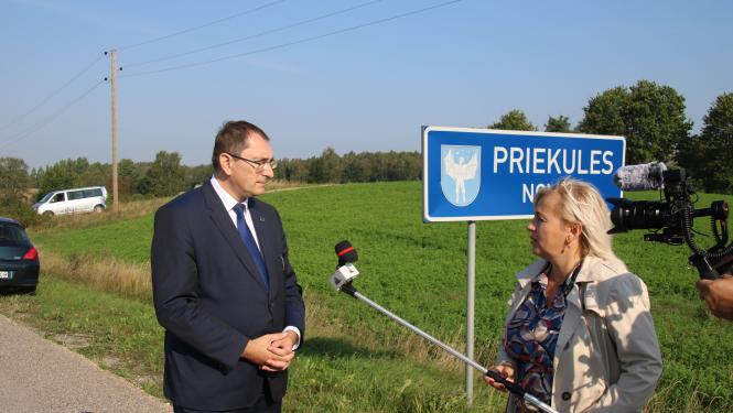 Tālis Linkaits reģionālajā vizītē Priekules un Vaiņodes novados