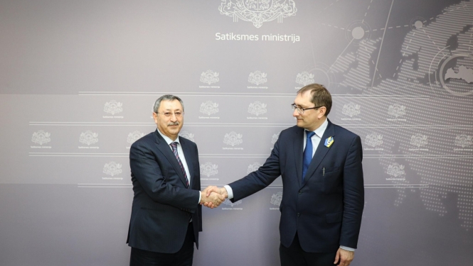 satiksmes ministrs Tālis Linkaits tiekas ar Azerbaidžānas ārlietu ministra vietnieku Halafu Halafovu