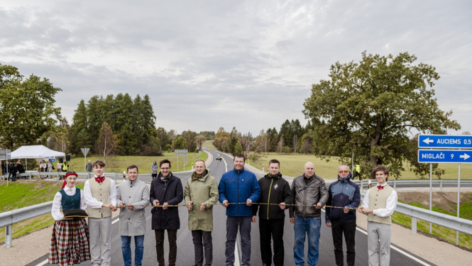 Pārbūvēts reģionālā ceļa posms no Stalbes līdz Cēsīm