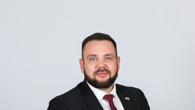 Satiksmes ministrs Jānis Vitenbergs