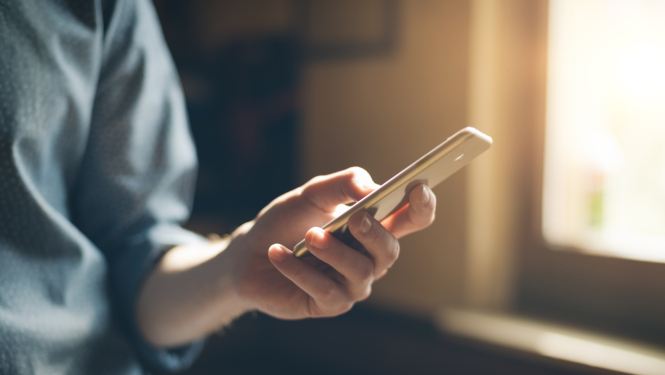 telefons dati cilveks mobilais