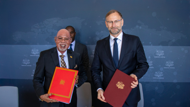 svinka un ugandas ministrs