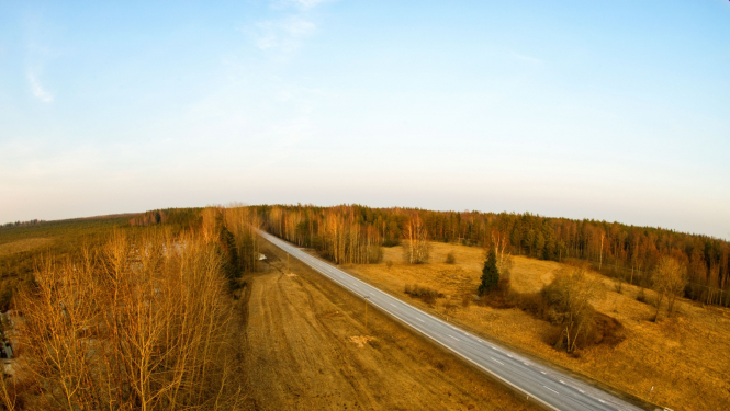 autoceļš no putna lidojuma