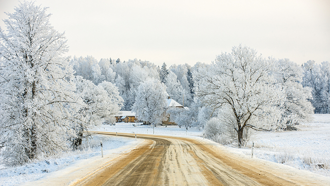 sniegts ceļš