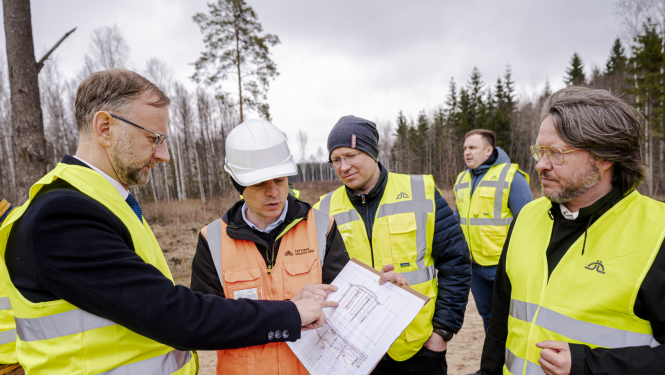 Sēlijas poligona pievedceļu apskata ministrs Atis Švinka