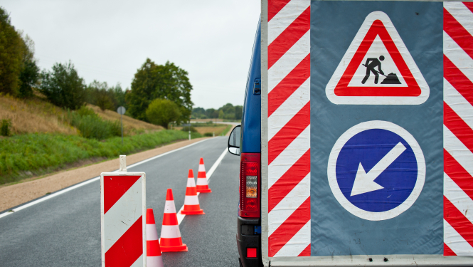 būvdarbi uz autoceļa