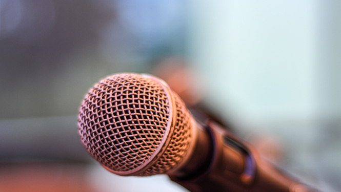 BEREC iepirkums, sabiedriskās attiecības, komunikācija, mikrofons