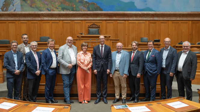 Deklarācijas parakstīšana