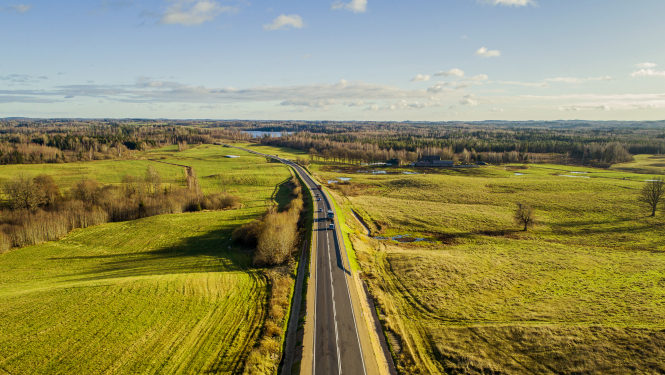 autoceļš no putna lidojuma