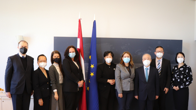 A delegation from China-CEEC Secretariat visits the Ministry of Transport of Latvia