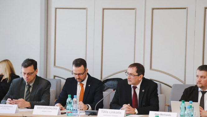 iekšlietu ministrs Kristaps Eklons un satiksmes ministrs Tālis Linkaits