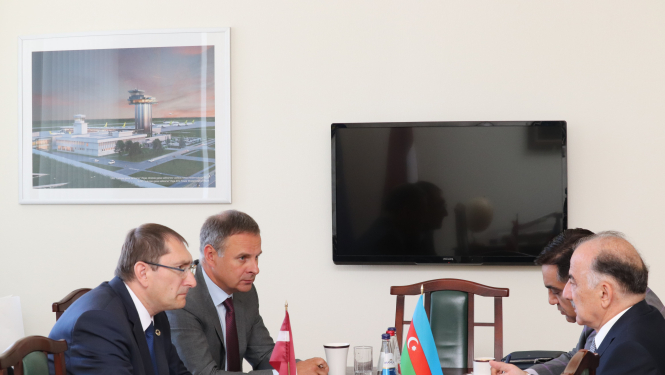 satiksmes ministrs Tālis Linkaits tiekas ar Azerbaidžānas vēstnieku