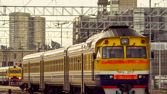 dzelzceļš - vilciens