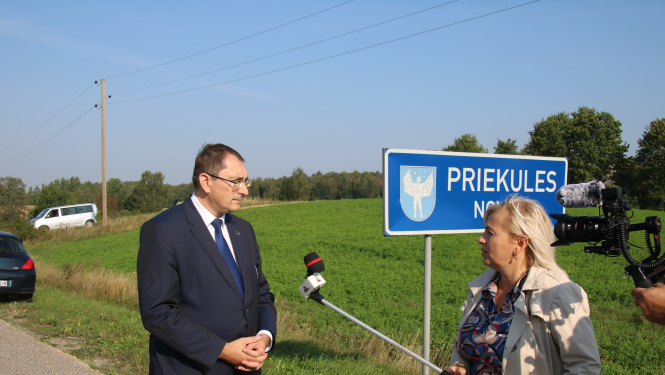 Tālis Linkaits reģionālajā vizītē Priekules un Vaiņodes novados