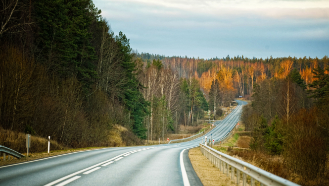 autoceļš rudenī