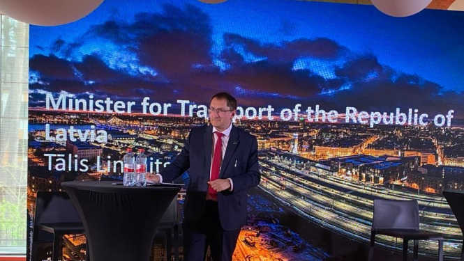 Satiksmes ministrs Tālis Linkaits