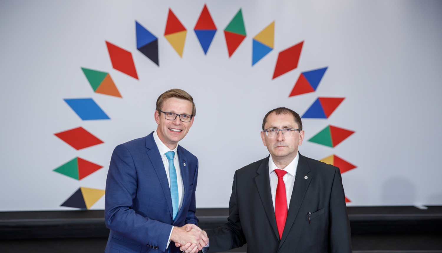 Satiksmes ministrs Tālis Linkaits ministru padomē