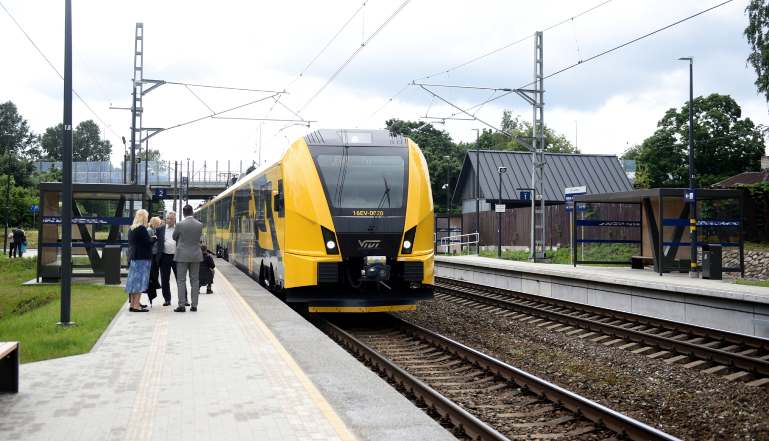 perons vilciens stacija