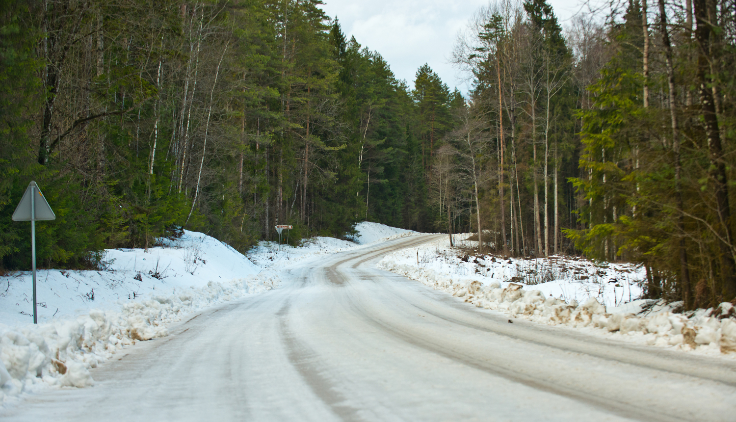 ceļš ziemā