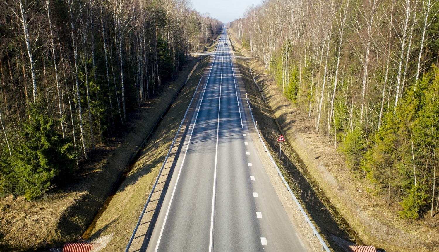 asfaltēta ceļa posms