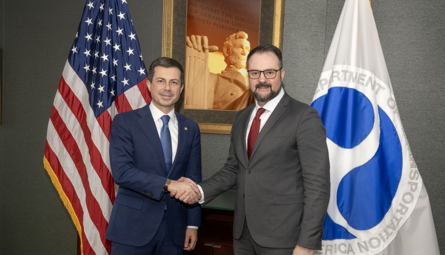 Tikšanās ar ASV Transporta sekretāru