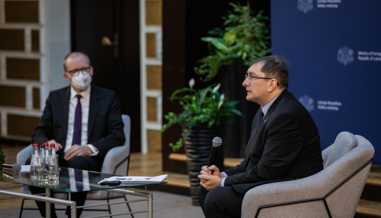 Satiksmes ministrs Tālis Linkaits