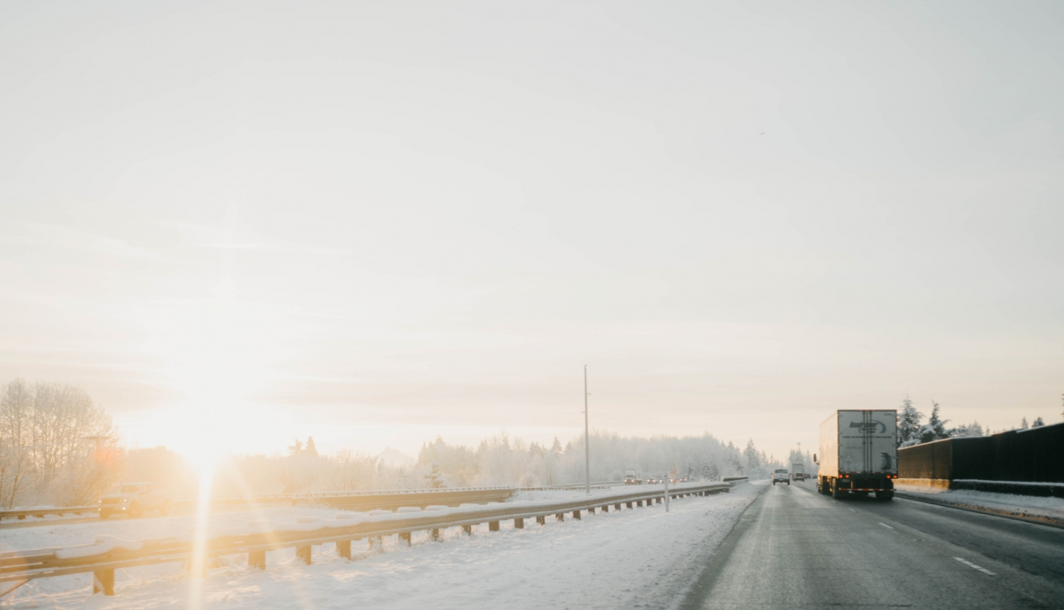 kravas auto uz ceļa