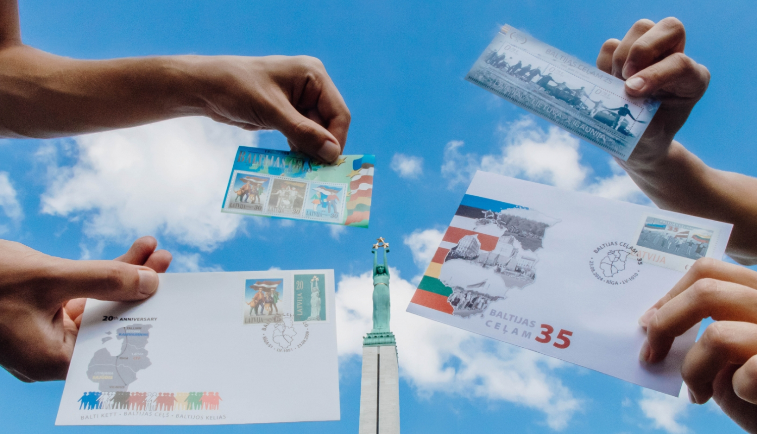 Latvijas Pasts velta īpašu aploksni Baltijas ceļa 35. gadadienai 