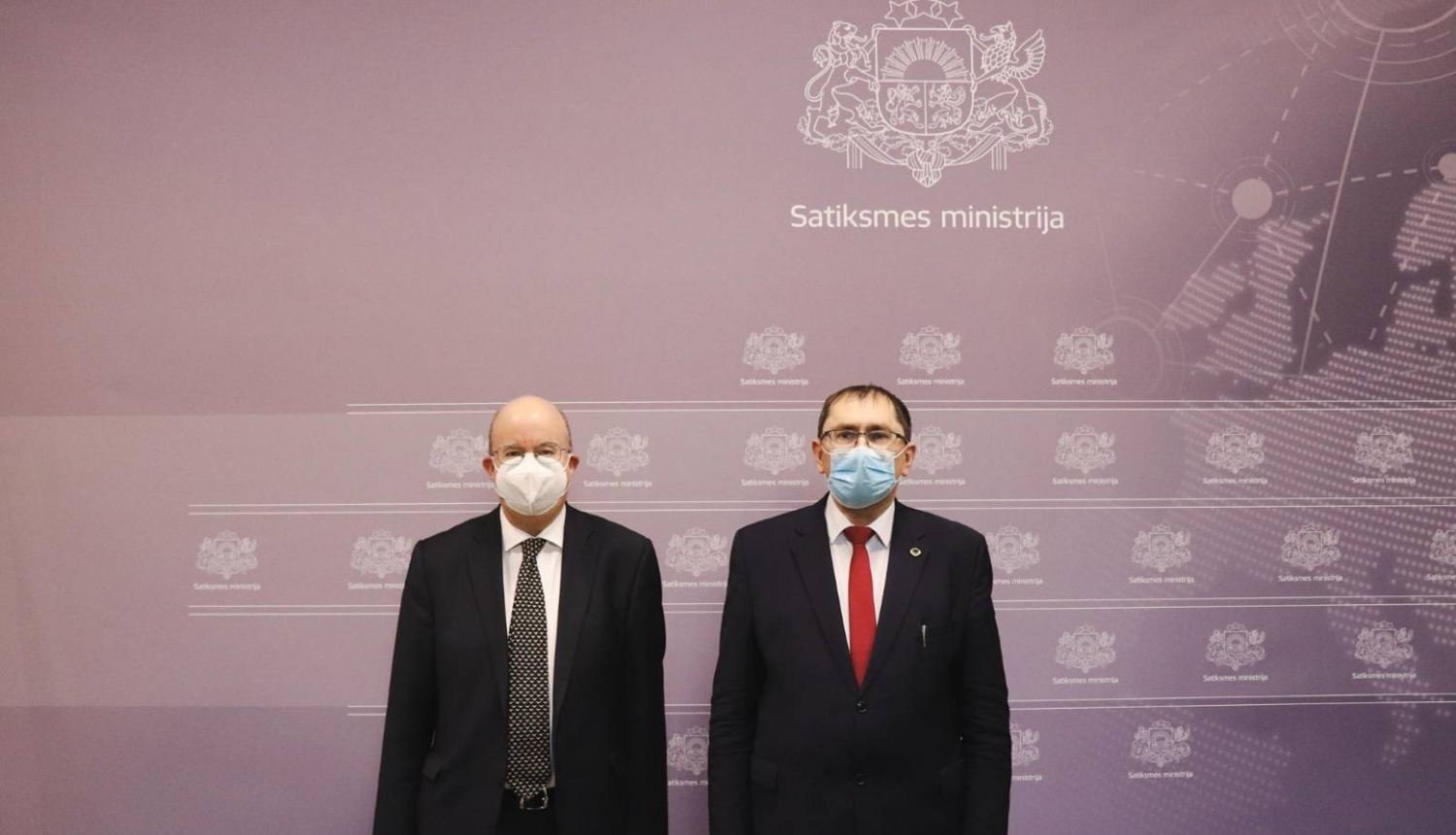 Lielbritānijas vēstnieks un satiksmes ministrs