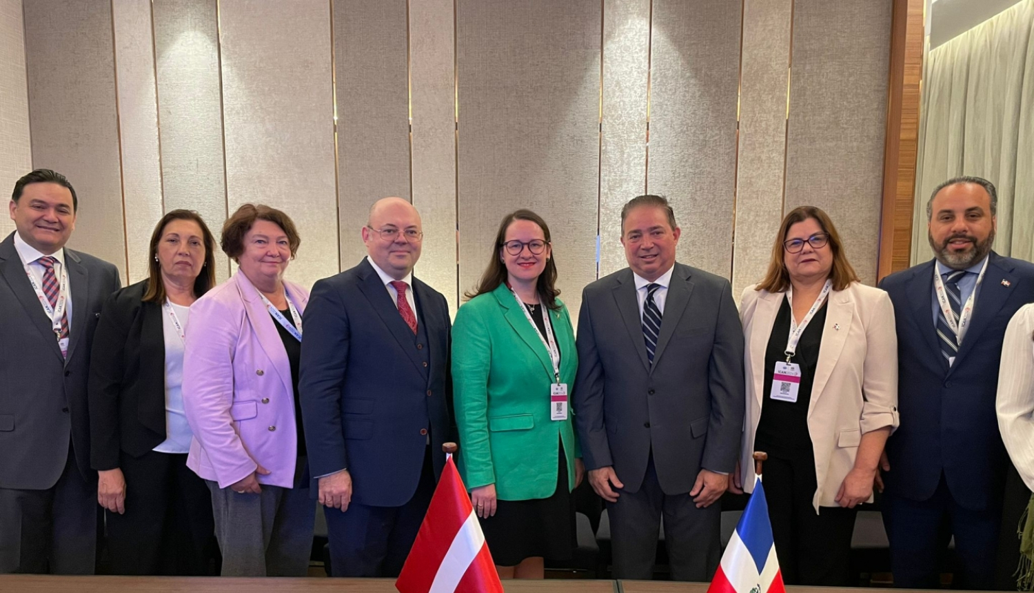 Latvija paplašina sadarbību aviācijas jomā; aviopasažieriem būs izdevīgāki lidojumi