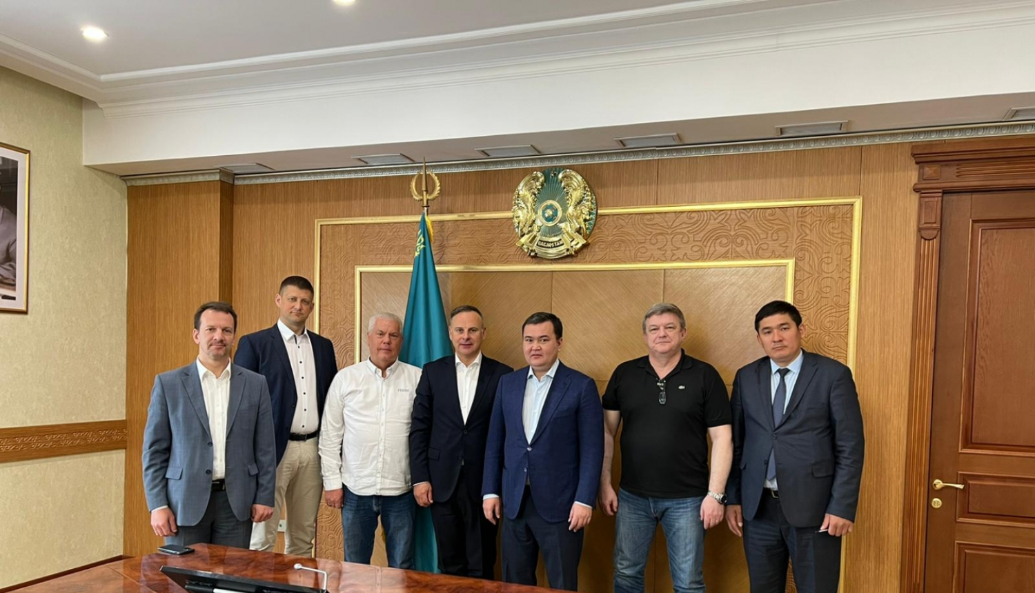 Satiksmes ministrijas valsts sekretāres vietnieks Uldis Reimanis vizītes Kazahstānā ietvaros tikās ar Kazahstānas Industrijas un infrastruktūras attīstības ministra vietnieku Ruslanu Baimiševu. 