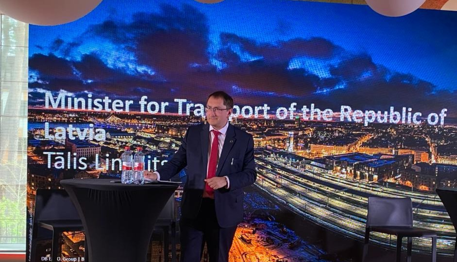 Satiksmes ministrs Tālis Linkaits
