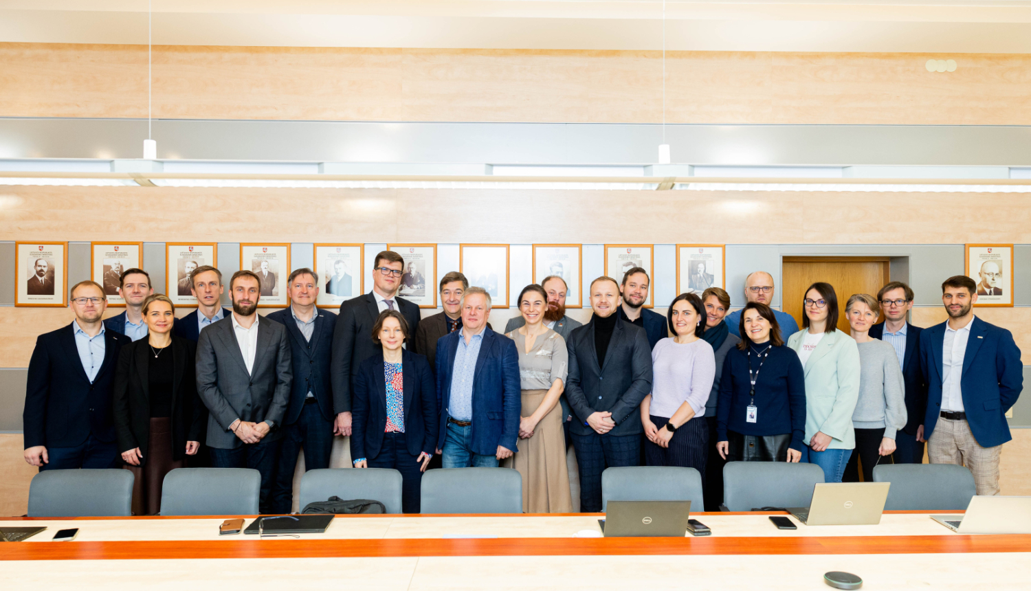CEF11 parakstisana